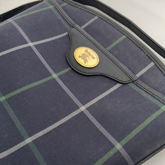 Authentic Burberry Check Crossbody/Shoulder Bag. - Picture 14 of 17